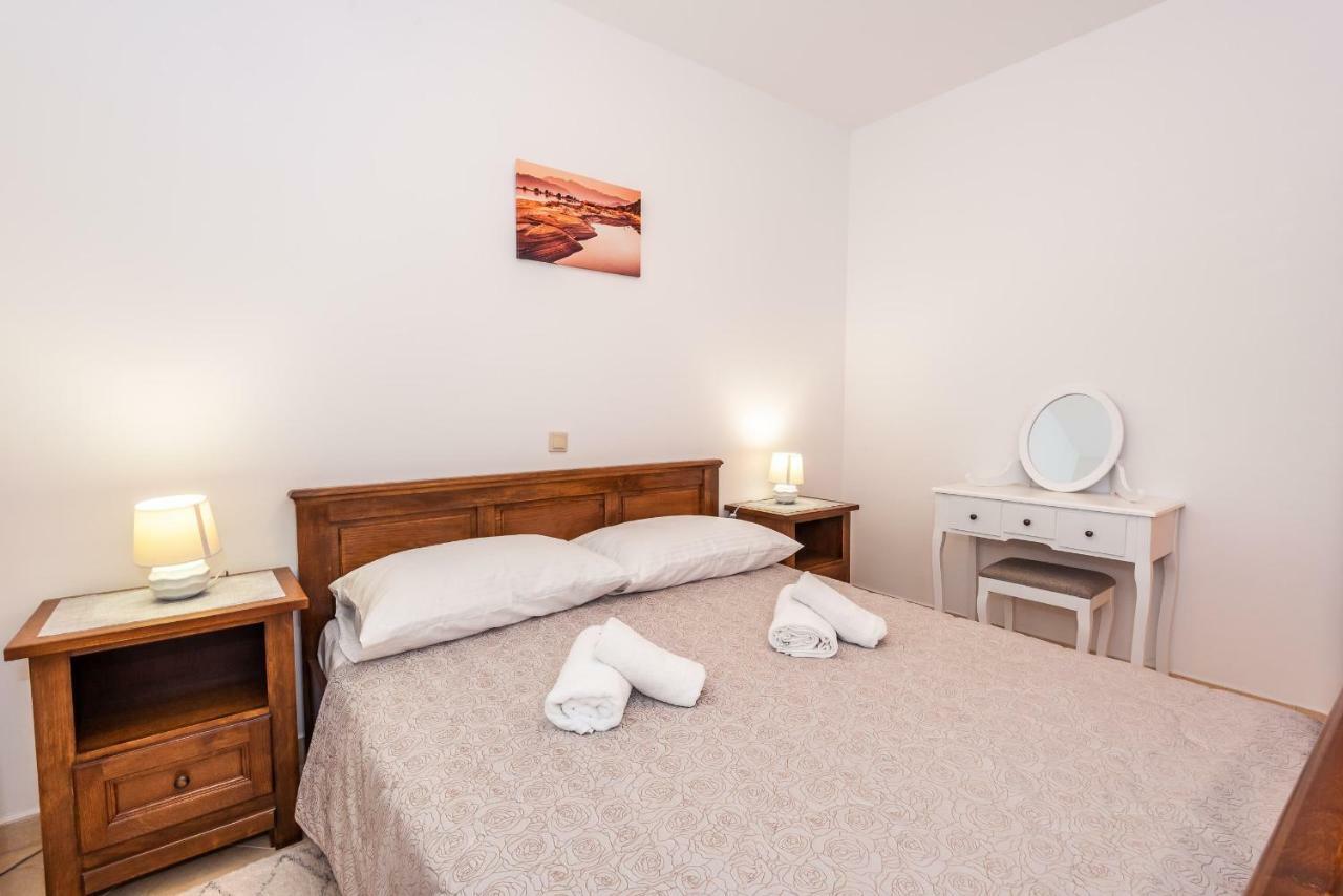 Apartmani Marina Klek Exteriér fotografie